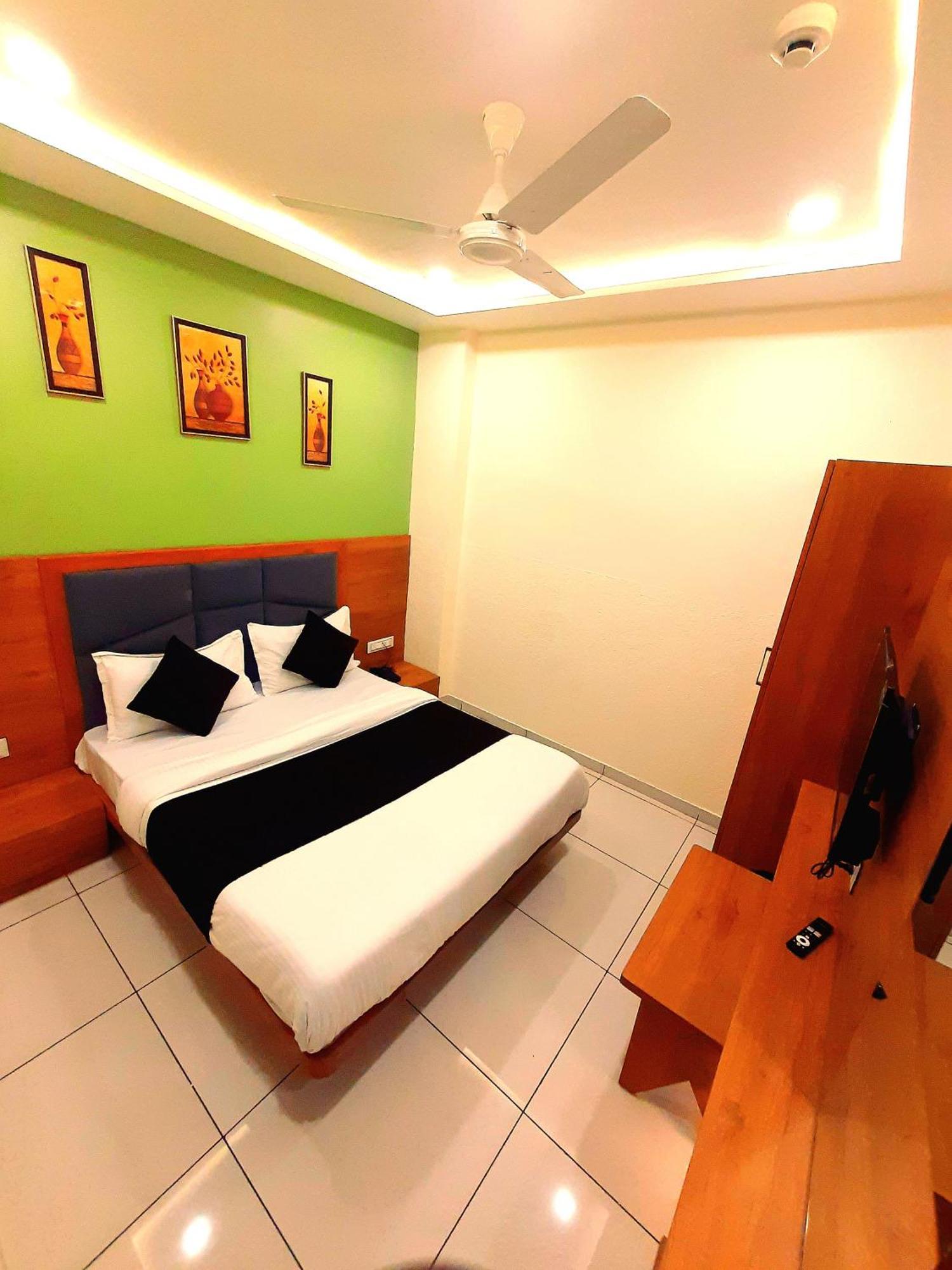 Hotel Suncity Ahmedabad Exterior foto