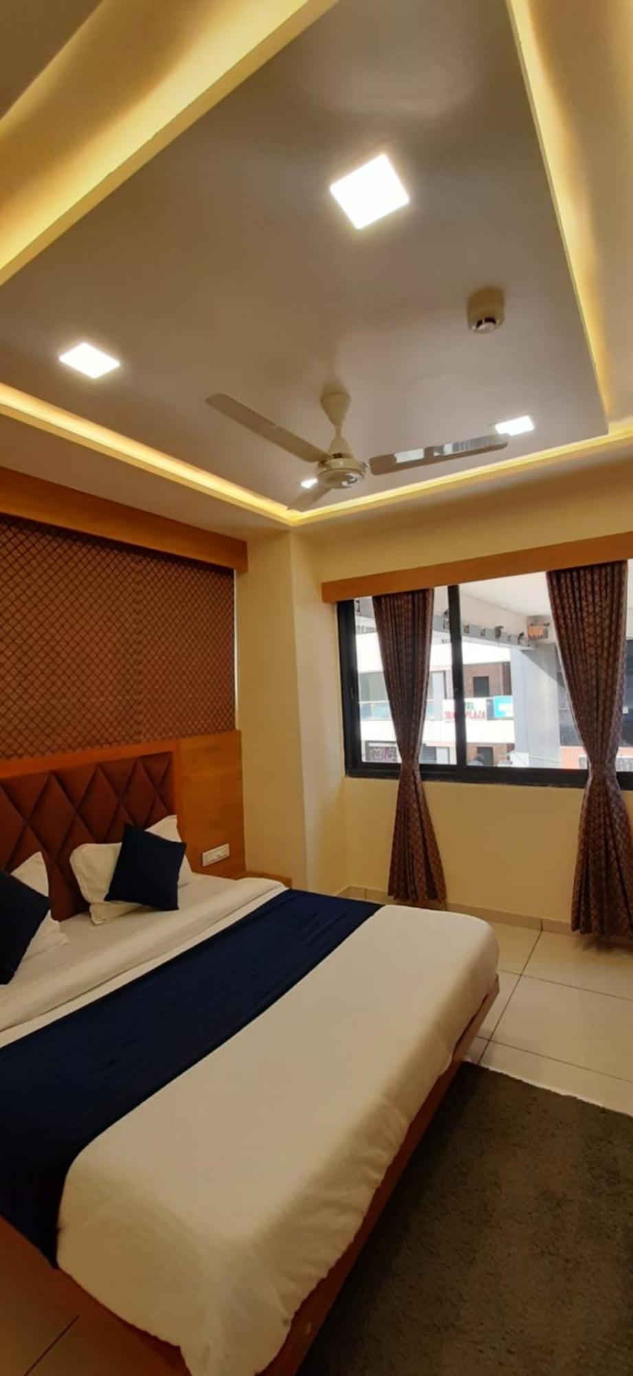 Hotel Suncity Ahmedabad Zimmer foto